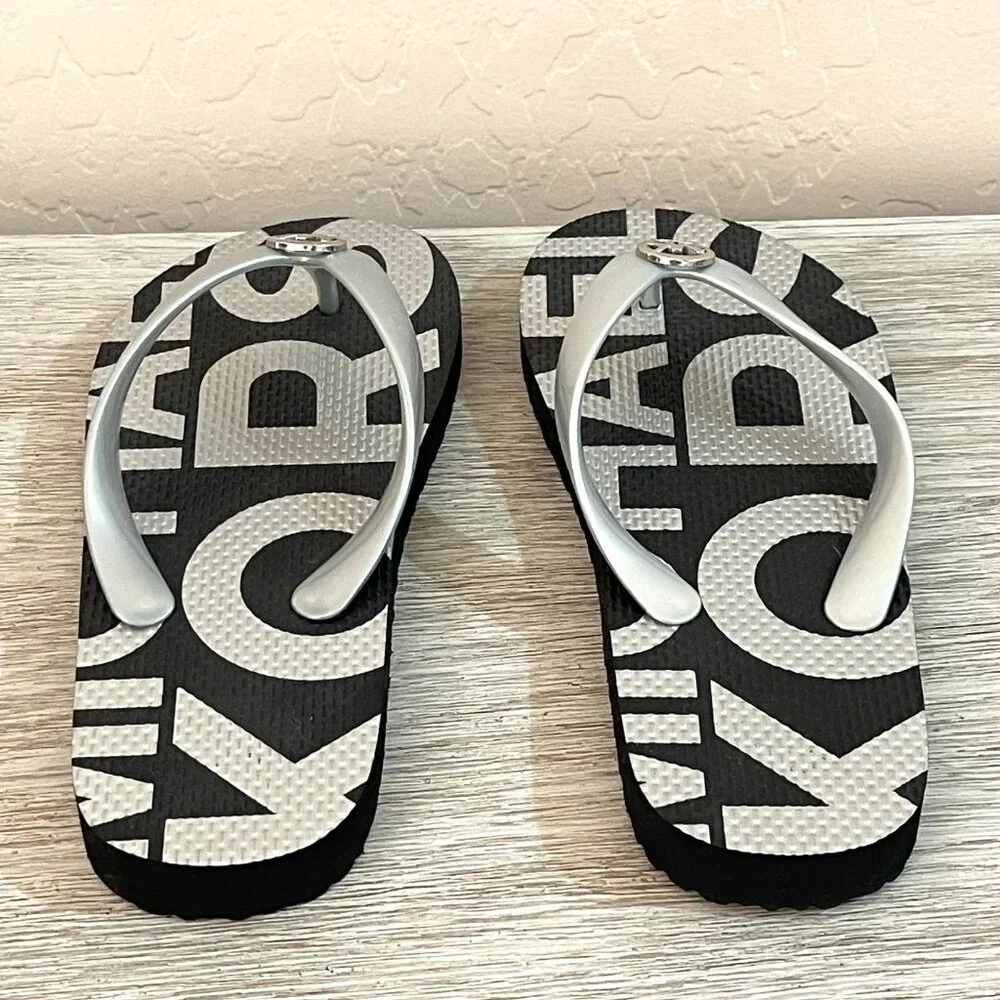 New Michael Kors Flip Flops Sandals Thong Silver Black MK Logo Size 6